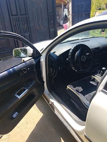 евро 1: Volkswagen Passat: 1999 г., 1.6 л, Механика, Бензин, Универсал — 4