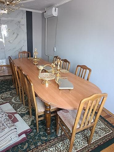Дом и сад: Продается стол с 12 стульями, в хорошем состоянии. цена 18 тыс сом — 2