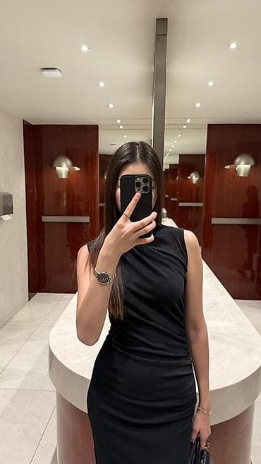 платья черная: 16 pro max 100.000 сом 
Гб 256, акб 90%
Титановый — 1