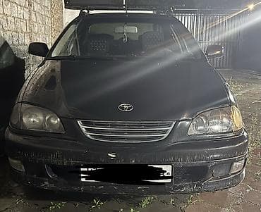 Toyota Avensis: 1998 г., 1.6 л, Ручные, Бензин, Седан