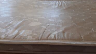 заберем старый матрас: Продаю б/у поролоновый матрац 100х190 см, толщина 8см В середине уже — 2