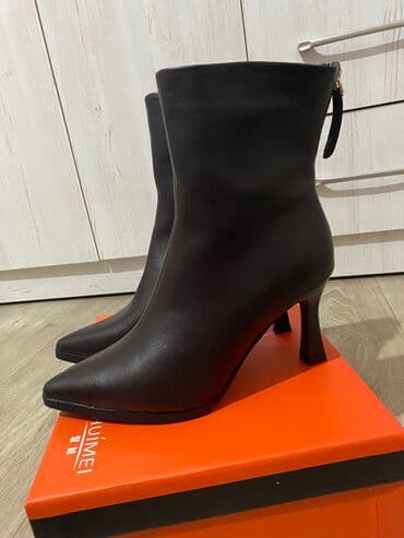 Новая элегантная сапоги по супер цене