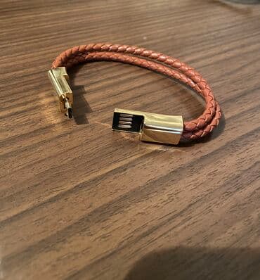 головка от зарядки айфона: Продаю зарядки браслеты. Подходят для айфона и для андроида. Очень — 1