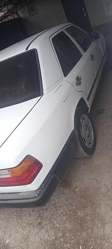 audi 100 2 3: Mercedes-Benz W124: 1986 г., 2.3 л, Автомат, Бензин, Седан — 9