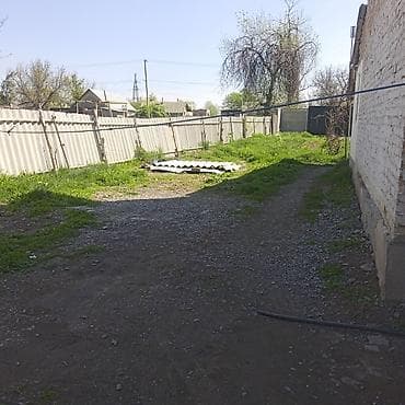 продаю дом с пригородное: 7 комнат Продаётся часть жилого дома с участком. - Кирпичный — 3