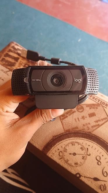 Техника и электроника: Веб‑камера Logitech с разрешением HD 1080p. 2 штуки, 1ая б/у, 2ая — 1