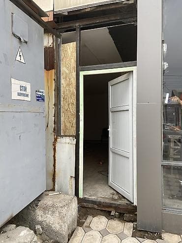 в кафе: Сдается помещение подойдет под салон красоты, маникюрный салон — 3