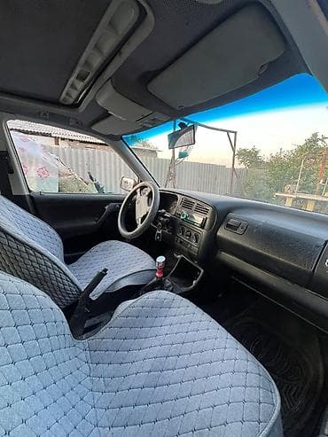Volkswagen Golf: 1994 г., 2 л, Механика, Бензин, Хэтчбэк — 4