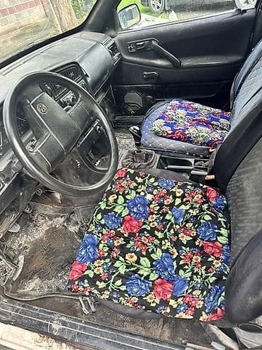 авто подголовник: Volkswagen Passat: 1993 г., 1.8 л, Универсал — 5