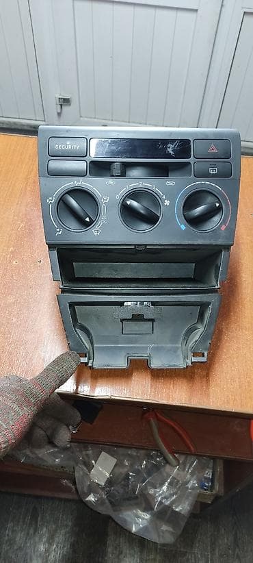 coroll: Toyota Corolla 2002, блок управления климат контролем (механический) — 1