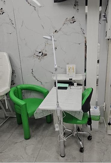 делаем бассейн: Сдаётся рабочее место мастера маникюра и педикюра . Адрес Восток 5 — 1