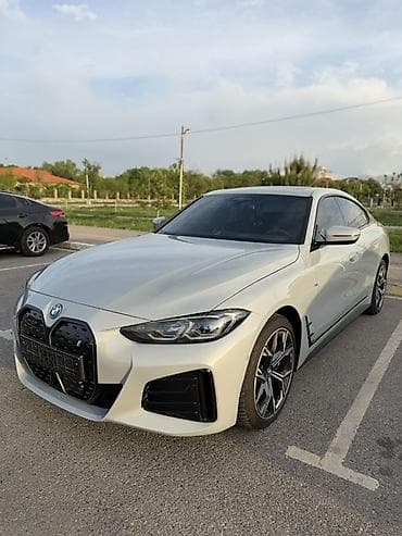 BMW i4: 2023 г., 10 л, Автомат, Электромобиль, Лифтбек