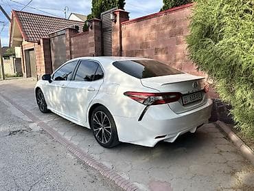 corolla 2016: Toyota Camry: 2017 г., Автомат, Бензин, Седан — 5