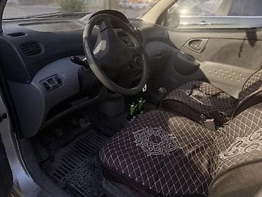 town ace: Toyota Funcargo: 2000 г., 1.3 л, Механика, Бензин, Хэтчбэк — 6