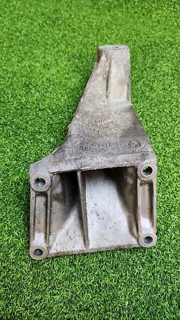 м5: Опорная пята кранштэйна левая е46 м54 21 11 1 —094 697 Год 2001 — 6