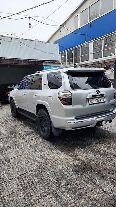 lalafo.kg авто: Toyota 4Runner: 2021 г., 4 л, Автомат, Бензин, Внедорожник — 3