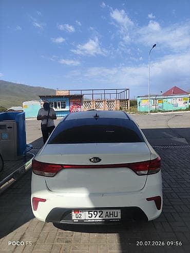 ижара авто: Kia Rio: 2017 г., 1.4 л, Кол менен иштөөчү, Бензин, Седан — 3