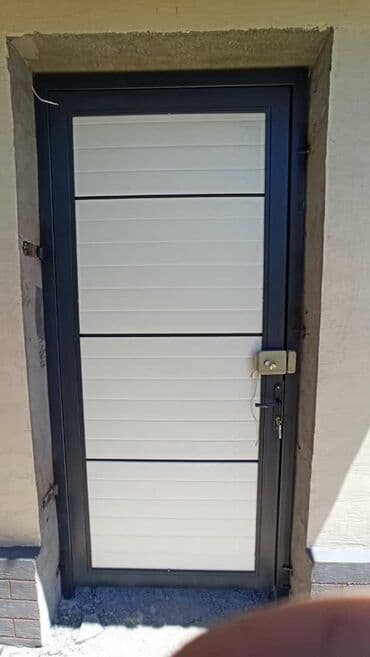 стойки для ограждение: Установка секционных ворот – универсальный вариант закрытия проема для — 12