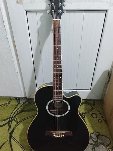 детский баян: Акустическая гитара с вырезом (cutaway), черный глянец. - Корпус — 3