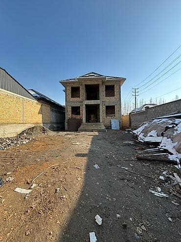 закрытый городок: Капитальный двухэтажный дом (коробка) из кирпича с монолитными — 1