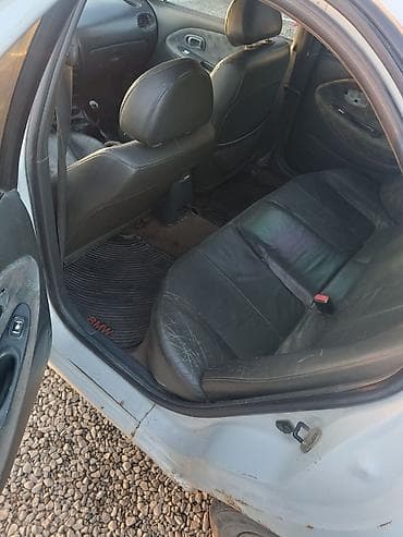 Hyundai Elantra: 1995 г., Механика, Седан