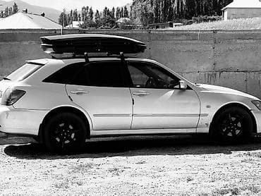 Lexus IS: 2003 г., 2 л, Механика, Бензин, Универсал — 1