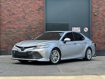 70: Toyota Camry: 2017 г., 2.5 л, Вариатор, Гибрид, Седан — 2