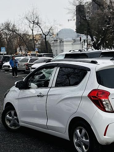 shevralet spark: Chevrolet Spark: 2016 г., 1 л, Вариатор, Бензин, Хэтчбэк — 3