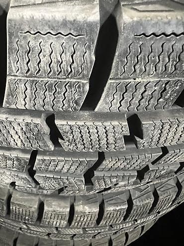 maxxis 980: Зимняя японская шина. Фирма Dunlop made in Japan. Размер 225/65R17 — 3