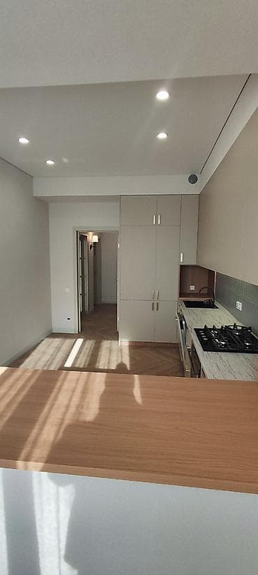 Квартиры: 2 комнаты, 77 м², Элитка, 4 этаж — 4