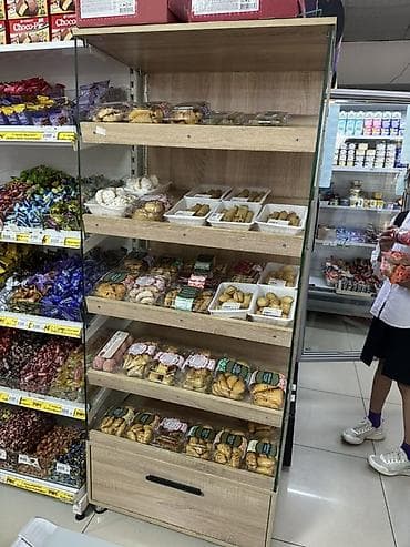 Витрина Для хлеба и выпечек, На колесах, 178 см * 75 см * 50 см, Новый