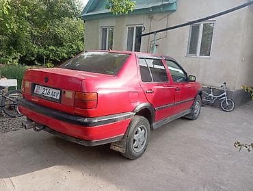 Volkswagen: Volkswagen Vento: 1993 г., 1.8 л, Механика, Бензин, Седан — 2