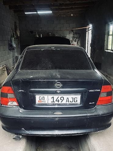 Opel Vectra: 1998 г., 1.8 л, Механика, Бензин, Седан