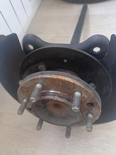 д 4: Полуось заднего моста в сборе с ступицей и щитом тормозного механизма — 3