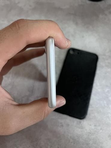 iphone 11 max: IPhone 8, Б/у, 64 ГБ, Белый, Чехол, 89 % — 6