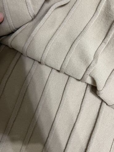 zara зара: Платье ZARA в рубчик, трикотажное, бежевого (нюдового) цвета. - Фасон — 3