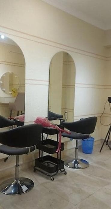 Коммерческая недвижимость: Уметалиева Продается салон красоты Площадь: 15м2 С оборудованием — 2