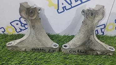 suba: Subaru Outback v-2.5 2010год, кронштейн двигателя — 1