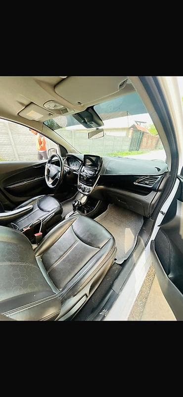 бесконтактная мойка: Chevrolet Spark: 2017 г., Автомат, Бензин, Хэтчбэк — 9