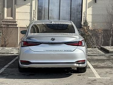 camry 2010: Lexus ES: 2019 г., Типтроник, Гибрид, Седан — 6