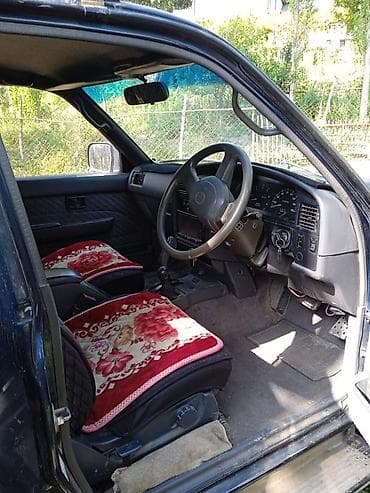 Унаа сатуу: Toyota Hilux Surf: 1993 г., 3 л, Кол менен иштөөчү, Дизель, Жол тандабас — 3