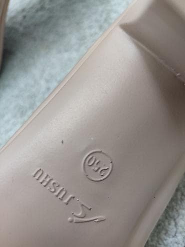 бу сапошка: Продаю обувь, за все 2000 сом, торг возможен, размеры но маломерят — 6