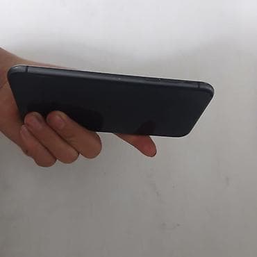 телефон айфлн: IPhone 11, 128 ГБ, черный Характеристики и детали по фото экрана: - — 6