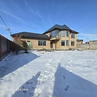 дачный участок с бектоо: Продаётся участок с кирпичным двухэтажным домом и хозблоком в — 1