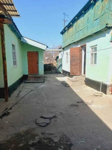 купить комнату в доме под снос: 1000 м², С мебелью — 8