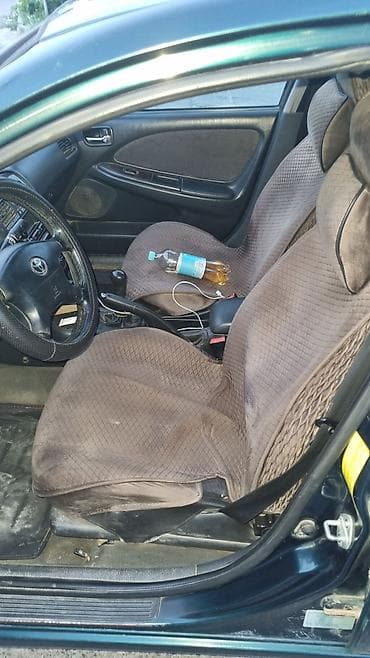 Toyota Avensis: 2000 г., 2 л, Механика, Бензин, Седан — 7