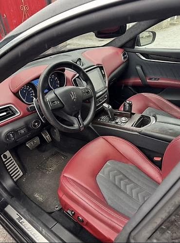 капот: Maserati Ghibli 2018 г. 3.0 бензин задний привод. Машина без пробега — 3