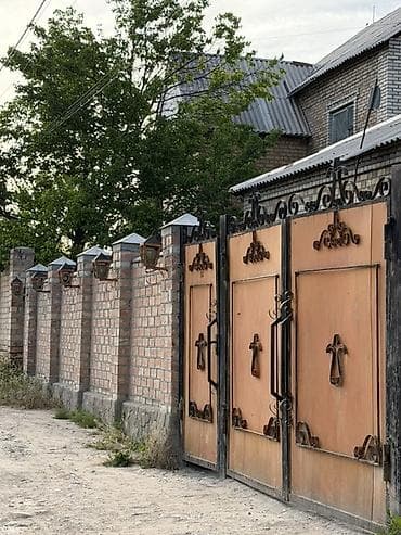 🏡 Продаётся уютный дом в ж/м Бакай-Ата! ✨ Просторный кирпичный дом