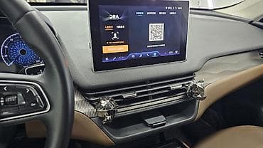 m5 e60: Dongfeng : 2021 г., 2 л, Автомат, Электромобиль, Седан — 8