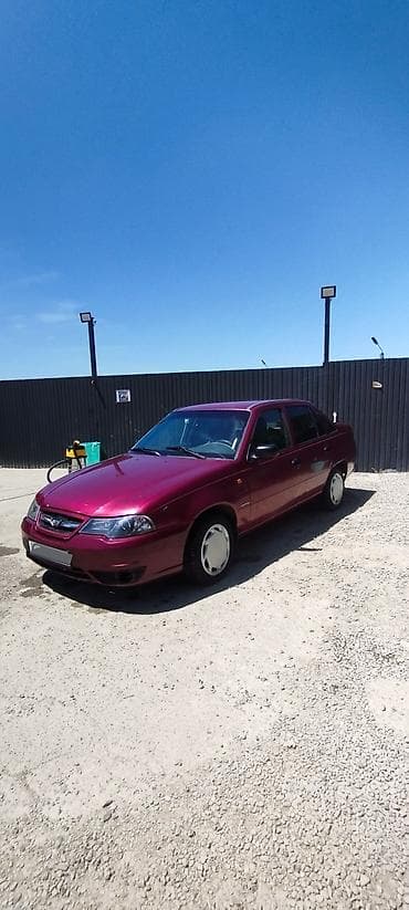 Daewoo Nexia: 2008 г., 1.6 л, Механика, Бензин, Седан